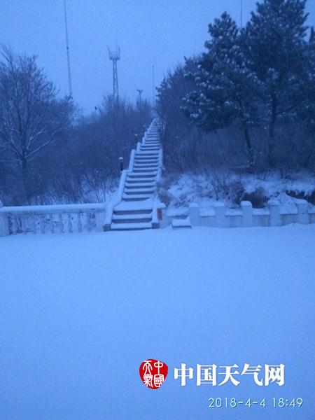 北京延庆佛爷顶瑞雪纷飞，励志人生因变化自信闪耀