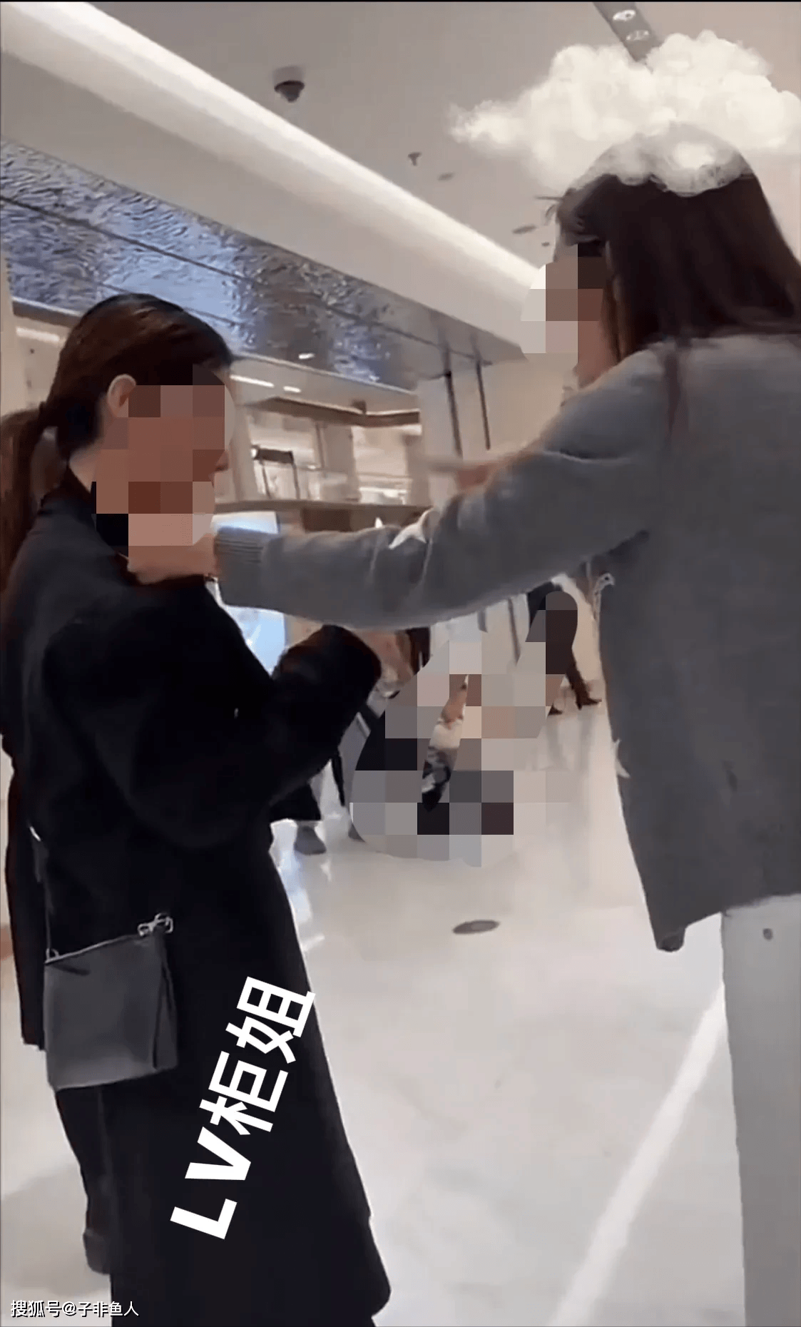 商场回应客户出轨LV柜姐事件，处理步骤详解及原配闹事后续影响