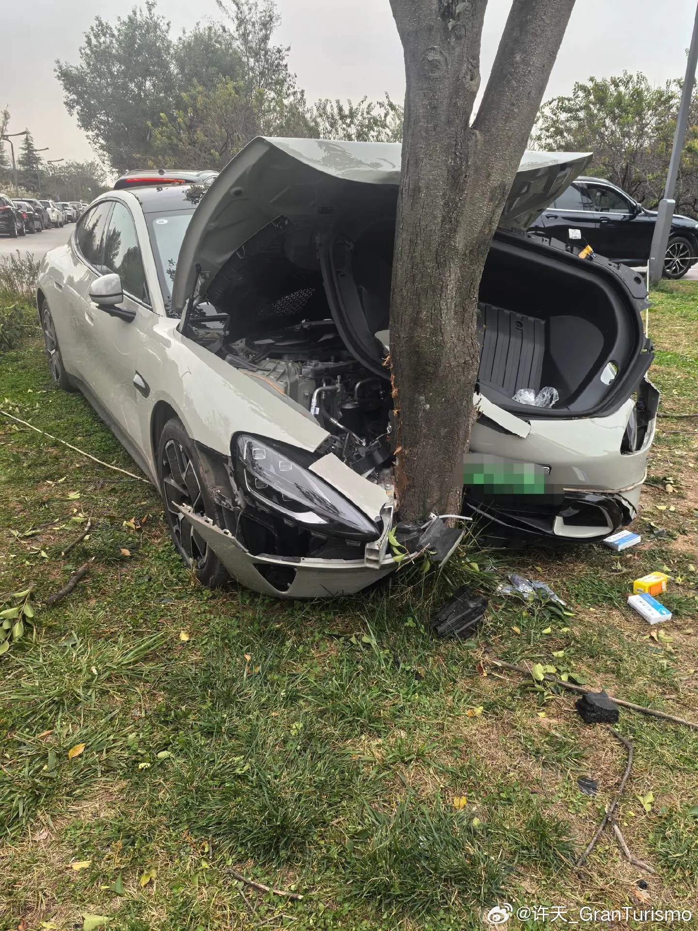 西安小米SU7事故