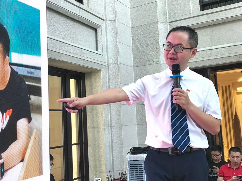 全球科技与教育融合发展的最新双语新闻前沿动态