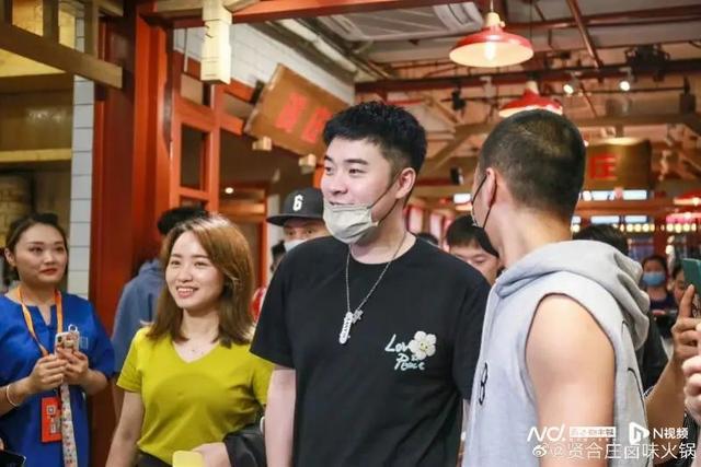 玄彬最新图片,玄彬最新图片，小巷深处的特色小店探索