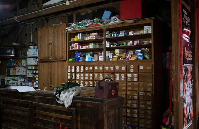 医药最新新闻深度探索，小巷神秘医药小店的探秘之旅