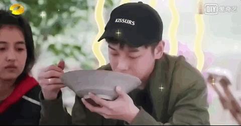 床吻戏最新,床吻戏的最新观点，一种文化现象的探讨与反思