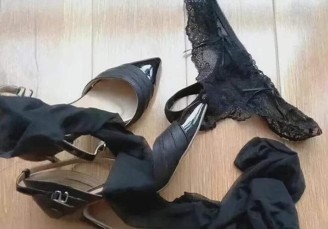 关于最新原味内衣的争议与观点论述