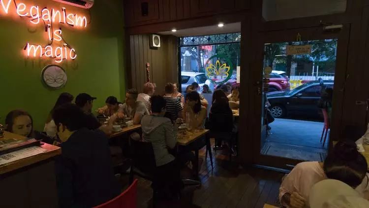 老鸭窝外国站最新地址探秘，小巷深处的独特风味揭秘
